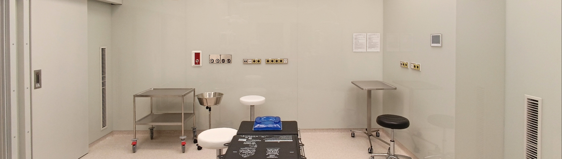 Luxusní skleněné obklady do kuchyně i do koupelny