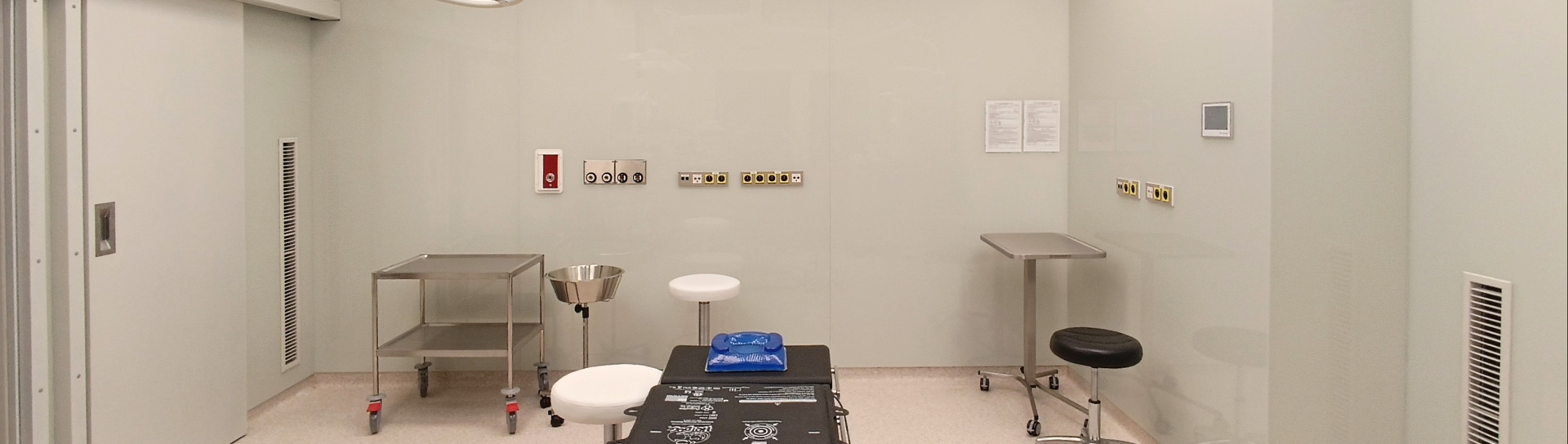 Barevné skleněné obklady