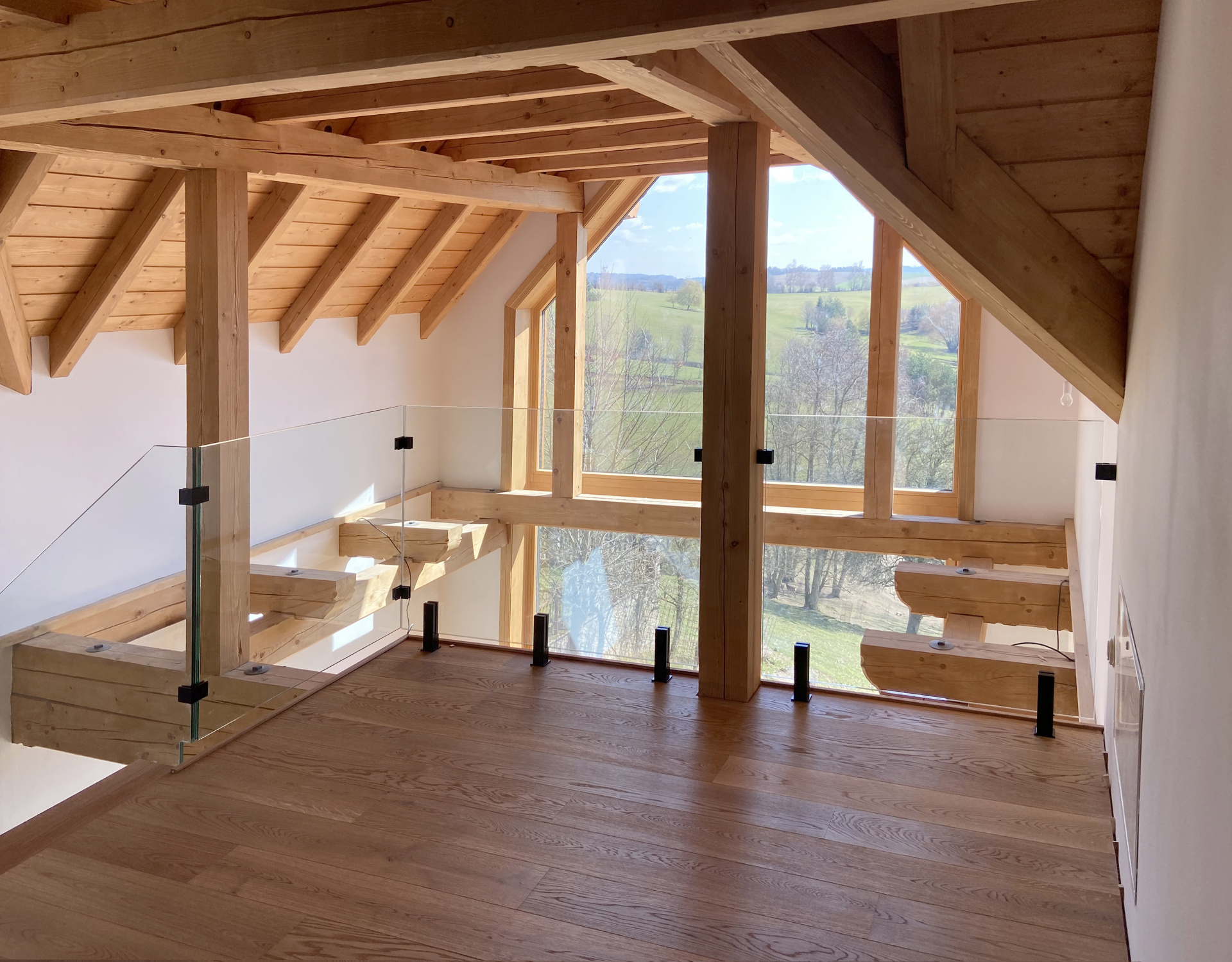 Skleněné zábradlí s černým kováním Rovensko pod Troskami